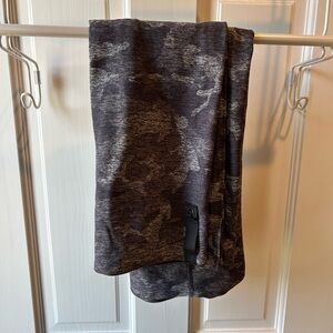 lululemon athletica Dark and Light Gray Scarf